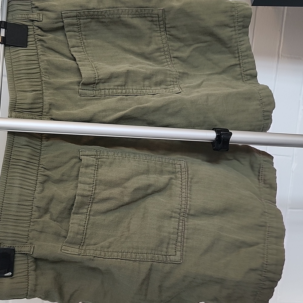 Old Navy Shorts, Medium - Picture 6 of 7